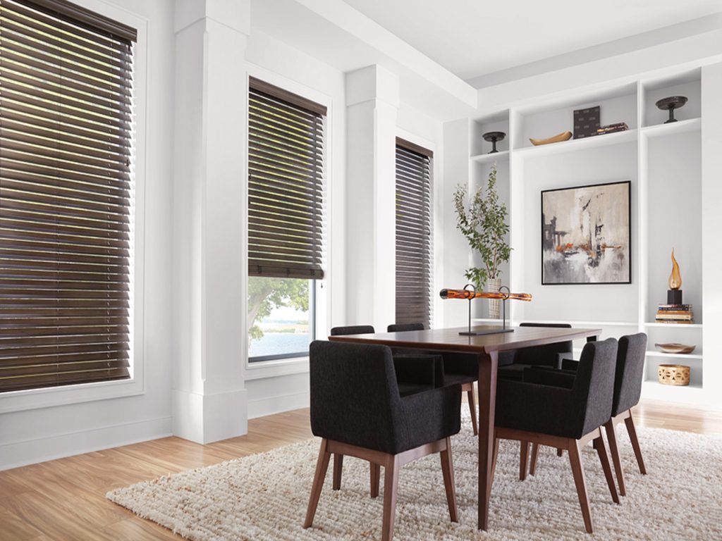 faux-wood-blinds-2020_EW_Cordlock_Patina_Dining-Room